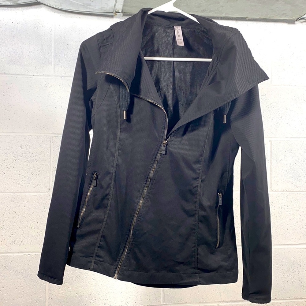 Kyodan light jacket with hood and zipper​​​​​​​​​​​​​​​​​